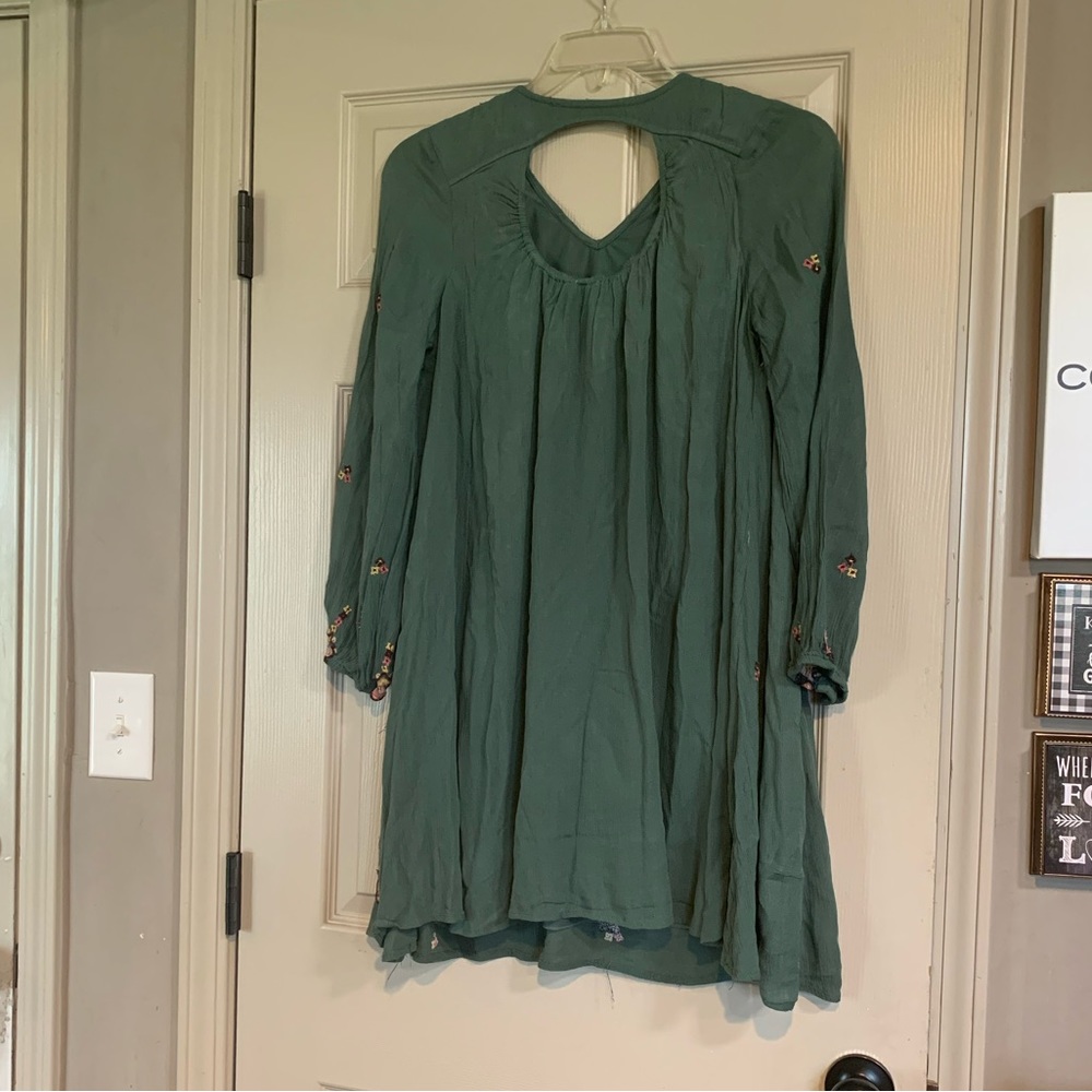 Dress - Picture 2 of 3